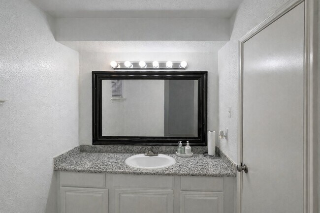 Building Photo - 12255 W Village Dr