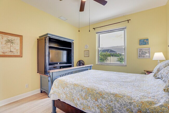 Building Photo - 1488 N Lavina St