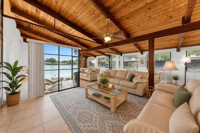Building Photo - 412 Briarwood Cir