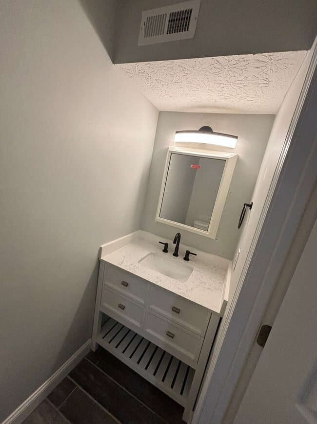 Building Photo - 3224 Summerhill Ln