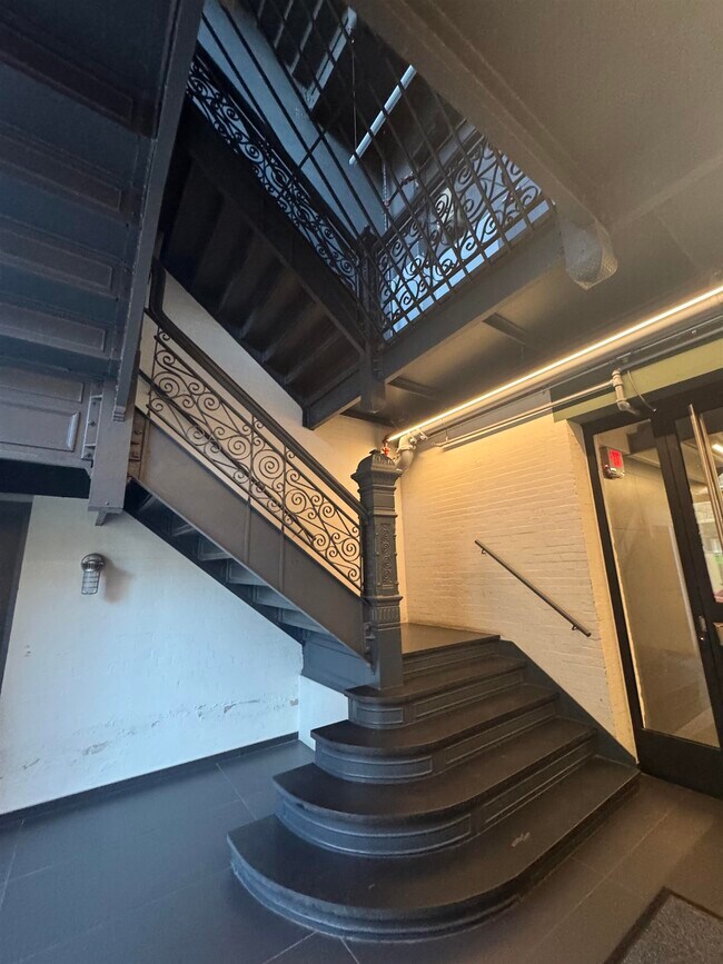 Building Photo - 80 Park Ave