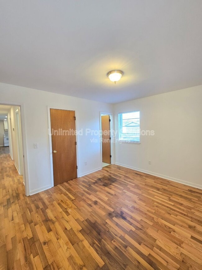 Building Photo - 6405 Myrtle Grove Rd