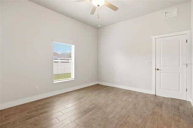 Building Photo - 870 Columbia St