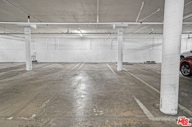 Building Photo - 8515 Falmouth Ave