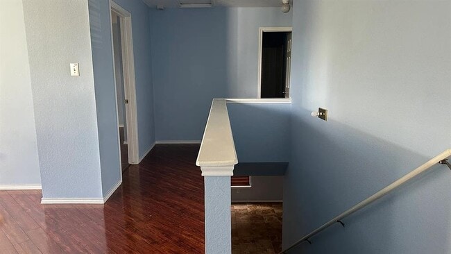Building Photo - 13105 Lofton Cliff Dr
