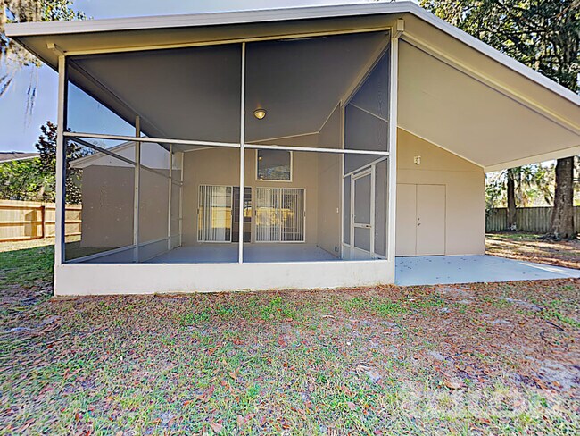 Building Photo - 3910 Creek Woods Dr