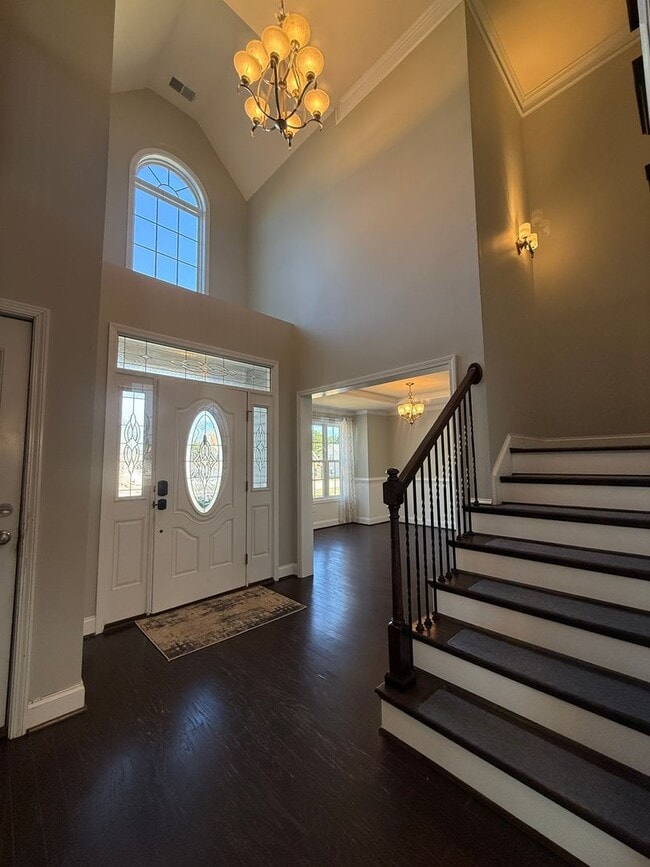 Building Photo - Amazing home with custom touches and in-ground pool