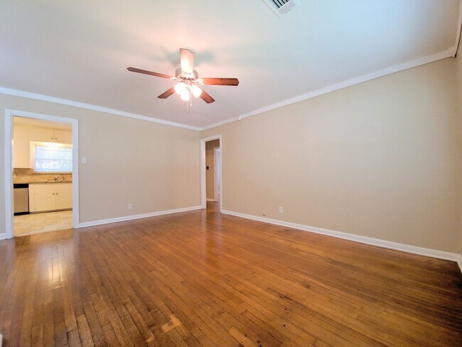 Building Photo - 1223 Shawnee St