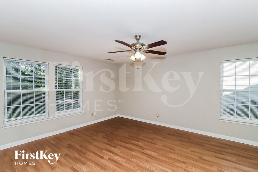 Building Photo - 811 Swearngan Ridge Ct