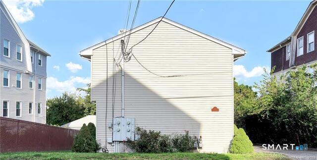 Building Photo - 220 Alder St
