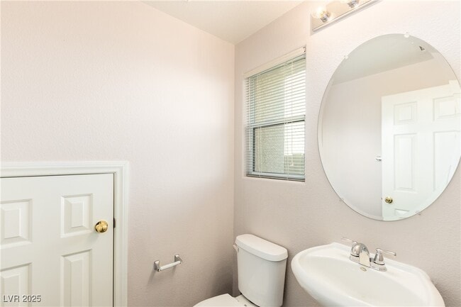 Building Photo - 1274 Willow Village Ave