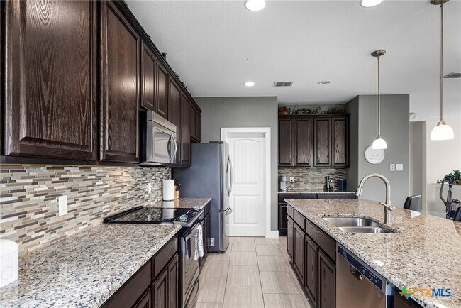 Building Photo - 618 Wagon Wheel Dr
