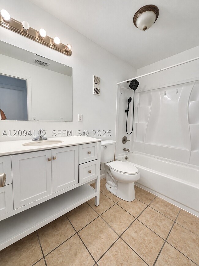 Building Photo - 5348 Bosque Ln