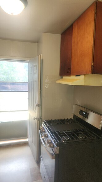 Building Photo - 3374 J St