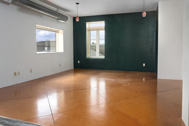 Building Photo - 5236-5240 South Tacoma Way