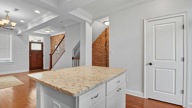 Building Photo - 1654 Gales St NE