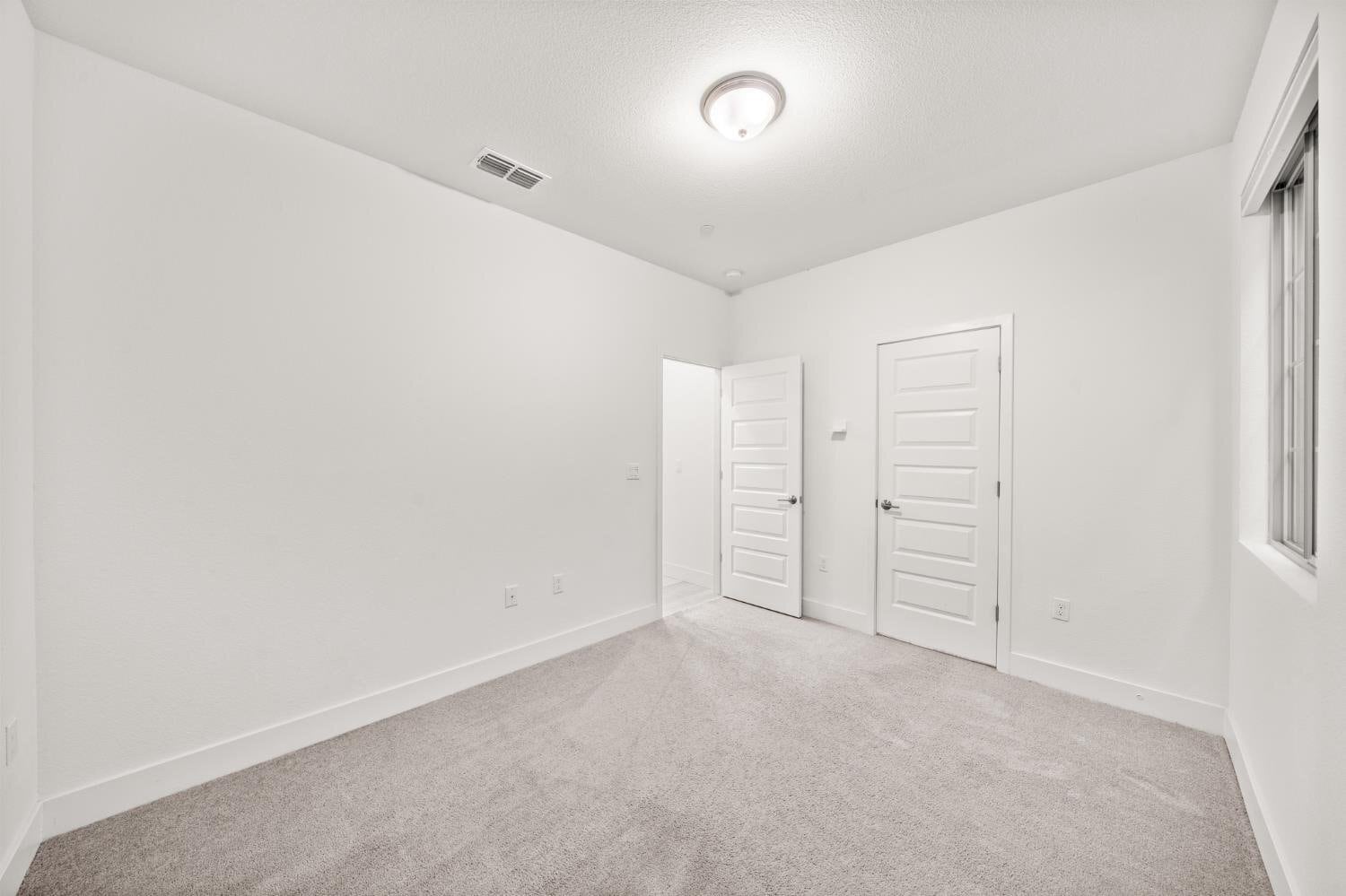 Building Photo - 10523 Tenor Way
