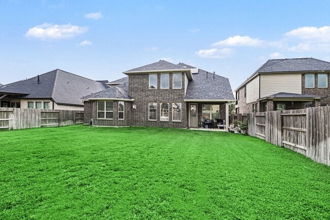 Building Photo - 2107 Brooke Avery Dr