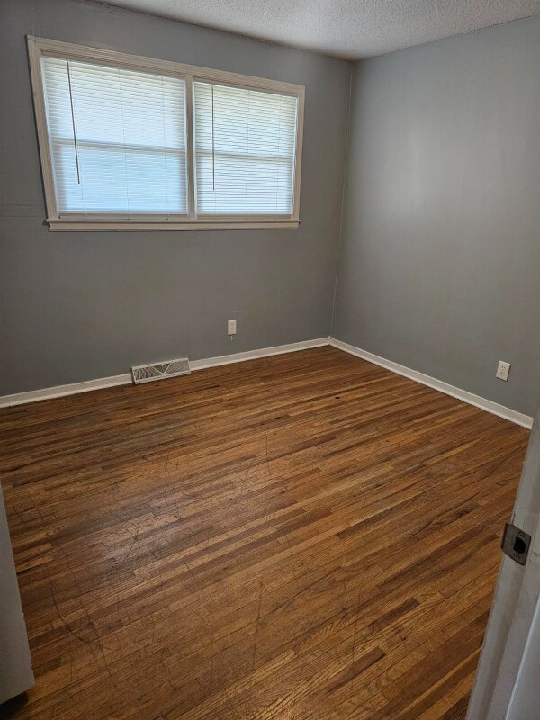 Building Photo - 1421 Woodhaven Rd