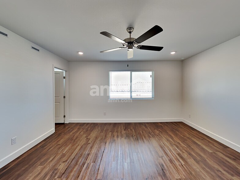 Building Photo - 4840 Blushing Star St