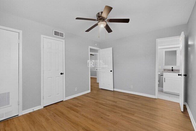 Building Photo - 1809 W Sanford St