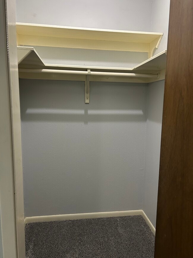 Building Photo - Spring Creek Loop