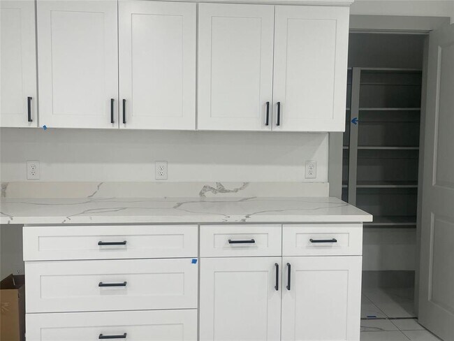Building Photo - 7005 Kopman Dr