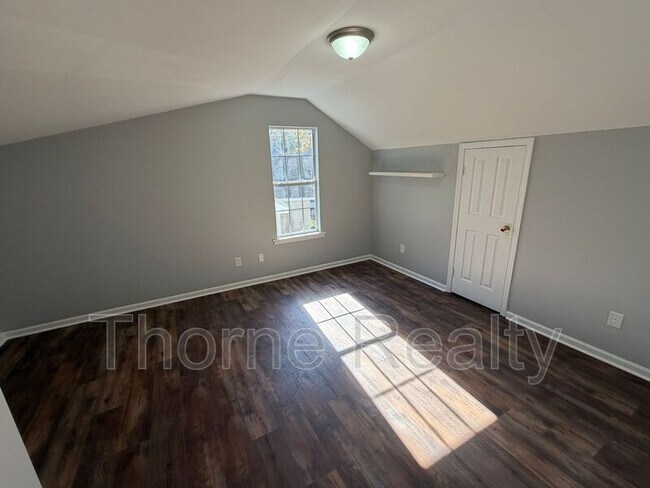 Building Photo - 103 Sara Dr