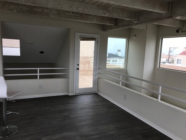 loft - 1464 Loma Dr