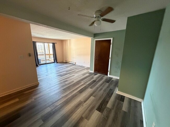 Building Photo - 1088 Dover, 203