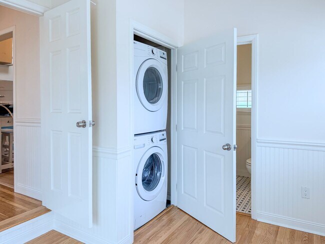 Building Photo - Hollywood Beach | 3 Bedroom + 2 Bathroom H...