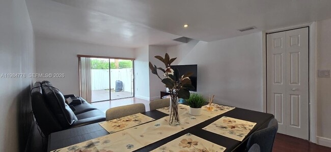 Building Photo - 6345 SW 138th Ct