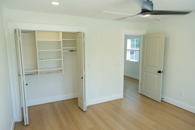 Building Photo - 207 S Calhoun St