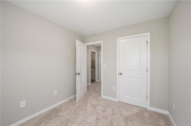 Building Photo - 2826 Laurel Ridge Cir