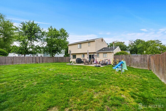 Building Photo - 3 Mendon Dr