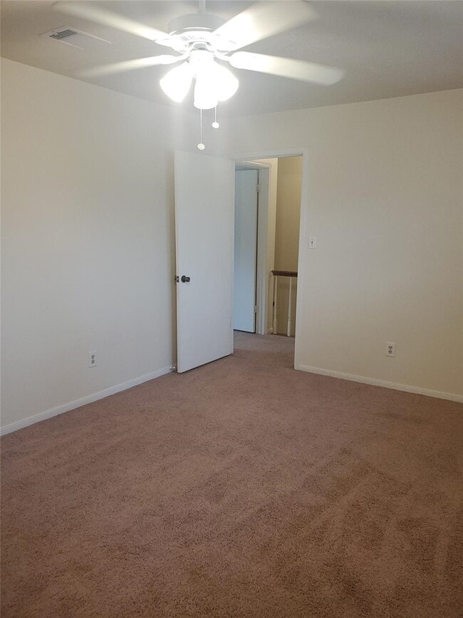 Building Photo - 204 Banyan Dr