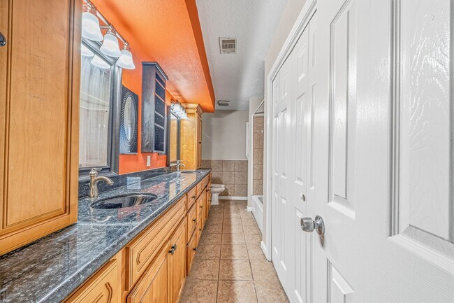 Building Photo - 1318 55th St