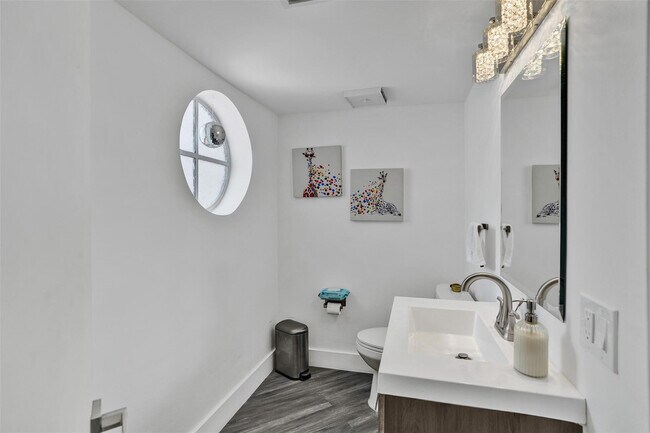 Building Photo - 3633 NW 6th St