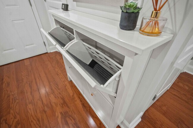 Building Photo - 4301 Park Ave