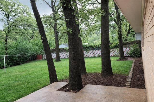 Building Photo - 1911 Mimosa Dr