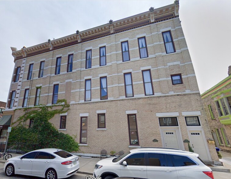 Building Photo - 107 W Lexington Ave