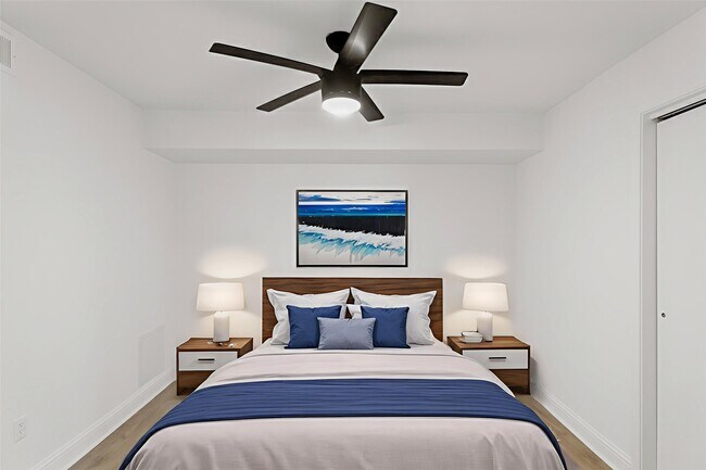 Building Photo - 355 N Post Oak Ln