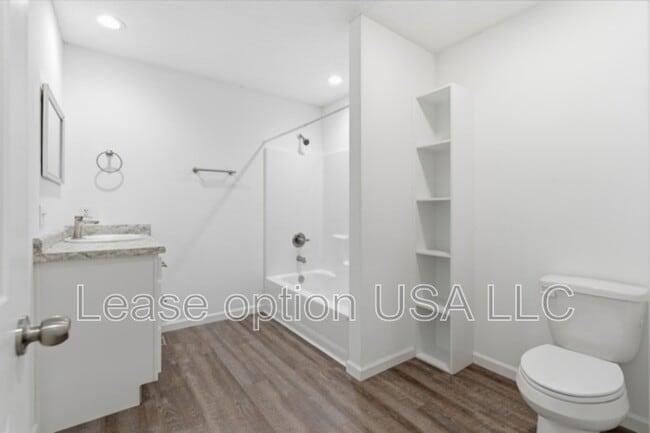 Building Photo - 34 Pine St