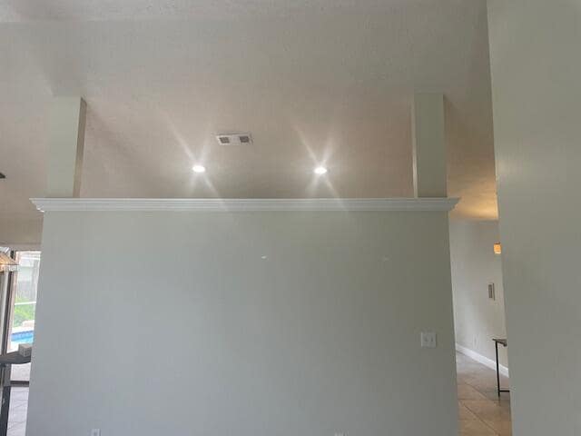 Building Photo - 618 SE Streamlet Ave
