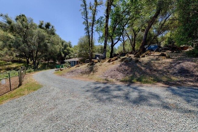 Building Photo - Private Gated 3BD/2BA Home on Acreage – Close to Bear River Highschool