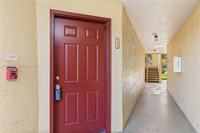 Building Photo - 12760 Vista Isles Dr