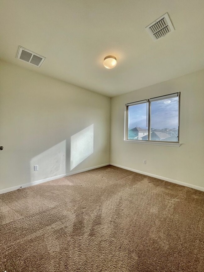 Building Photo - Blanco Vista Charmer