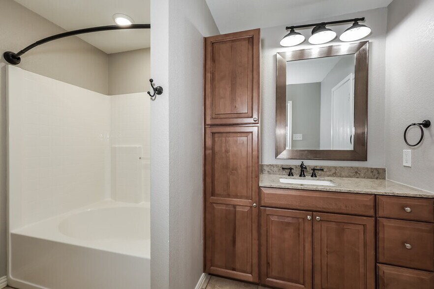 Building Photo - 6417 Longmont Trail