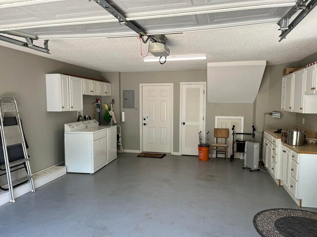 Building Photo - 54 Lake Pointe Cir