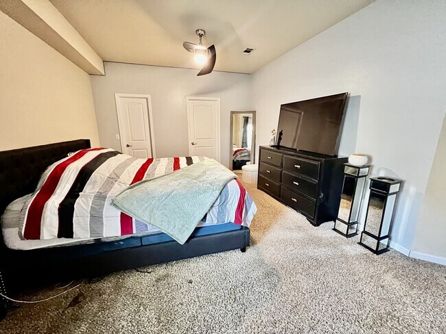 Building Photo - 4596 Hermosa Rd